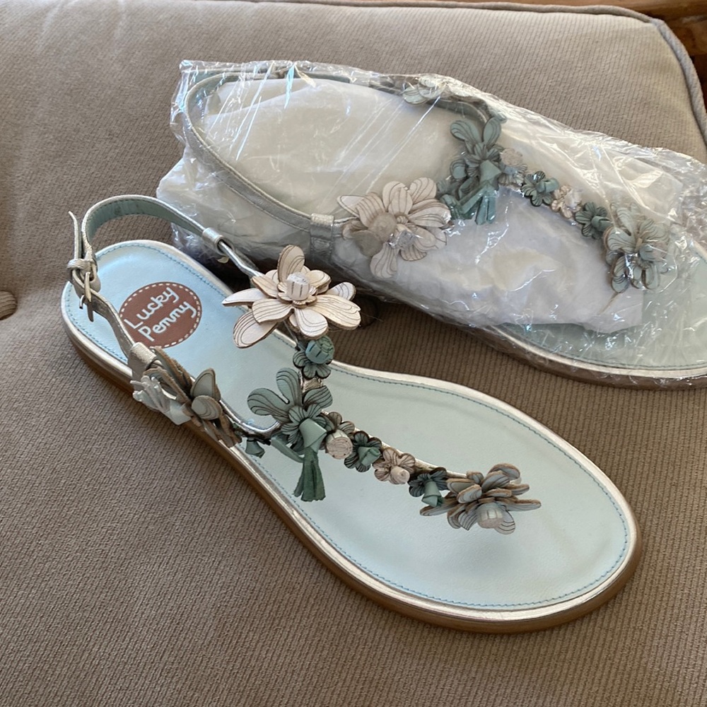 NWT leather thong sandals